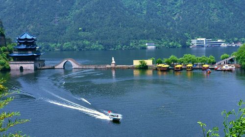 {老虎機}(浙江富春江旅游)